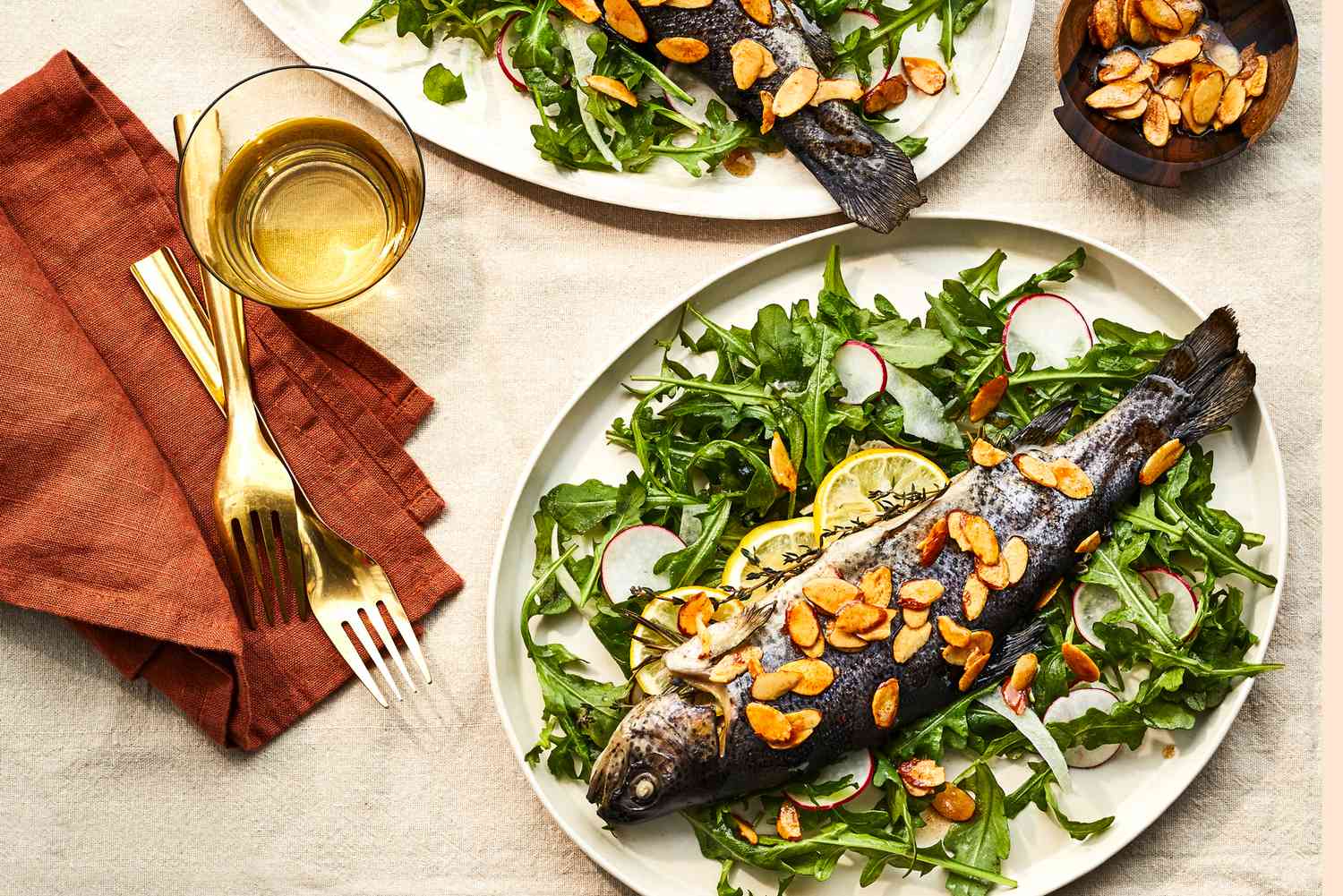 15 recettes de poisson entier pour le saumon, le vivaneau, la truite et le bar