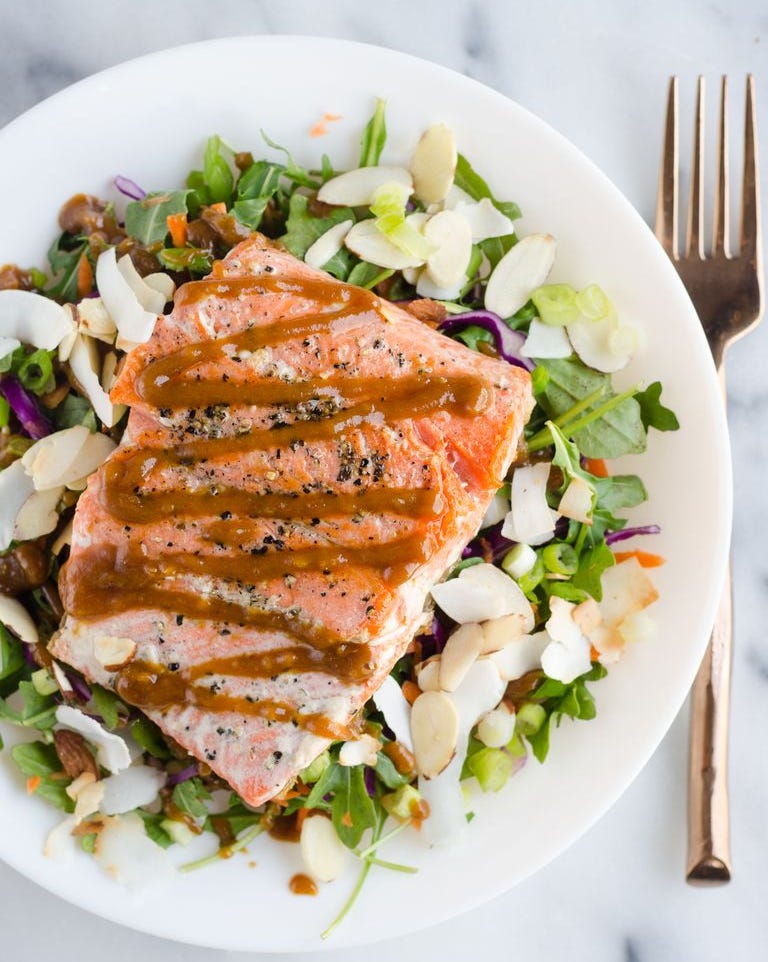 salade de saumon d'inspiration thaïlandaise