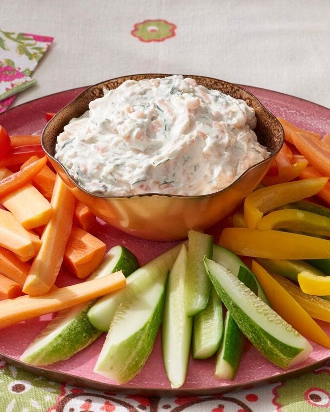 trempette de saumon fumé avec arc-en-ciel de légumes