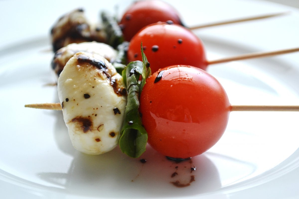 Brochettes de salade Caprese