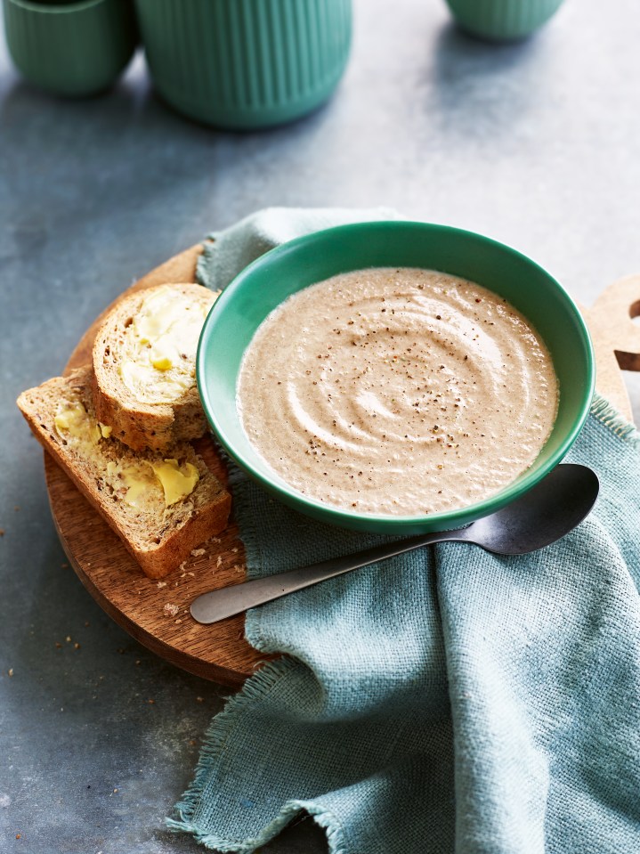 Cette recette est une excellente façon d'utiliser n'importe quelle sorte de champignons lorsqu'ils sont proposés.