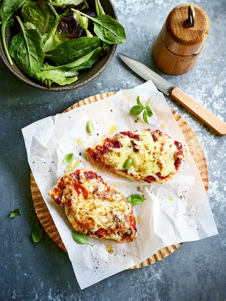 Justine dit : « Le poulet pizza est probablement le poulet le plus rapide et le plus succulent que vous ayez jamais goûté. »