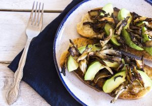 Recette de pain grillé aux champignons et à l'avocat