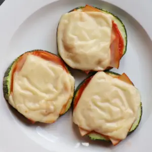 Recette de bouchées de pizza aux courgettes