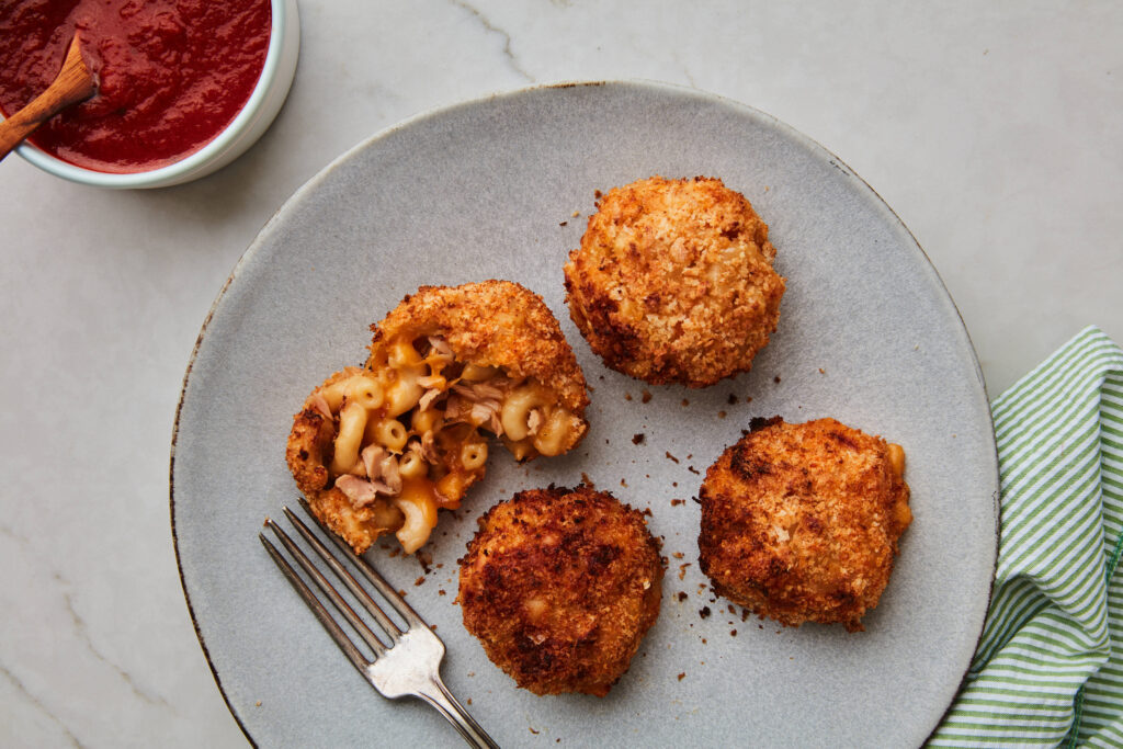 Recette de bouchées de macaroni au fromage et au thon