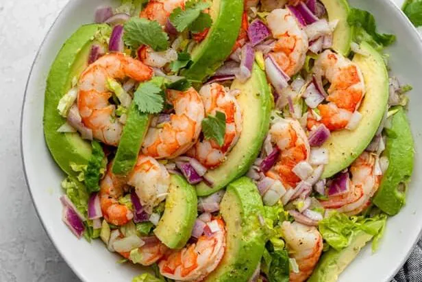 Salade de crevettes et avocat