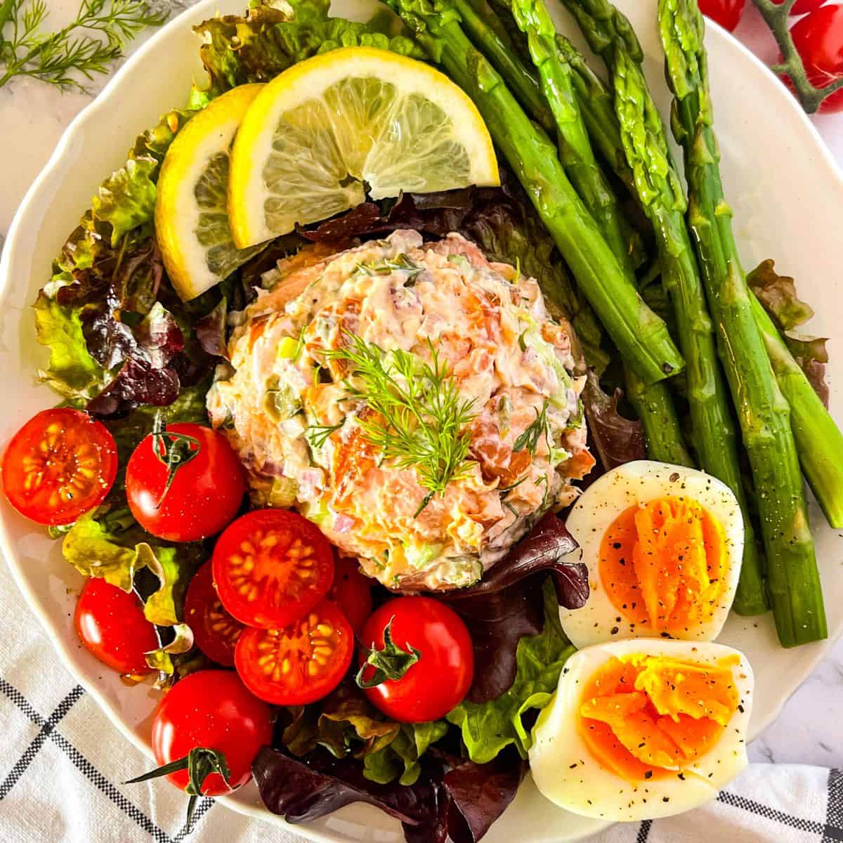 Salade de saumon fumé (déjeuner sans cuisson!)