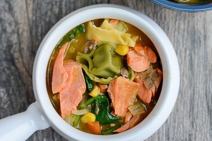Soupe de saumon aux légumes à l'autocuiseur