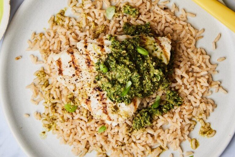 Flétan grillé au pesto de noix