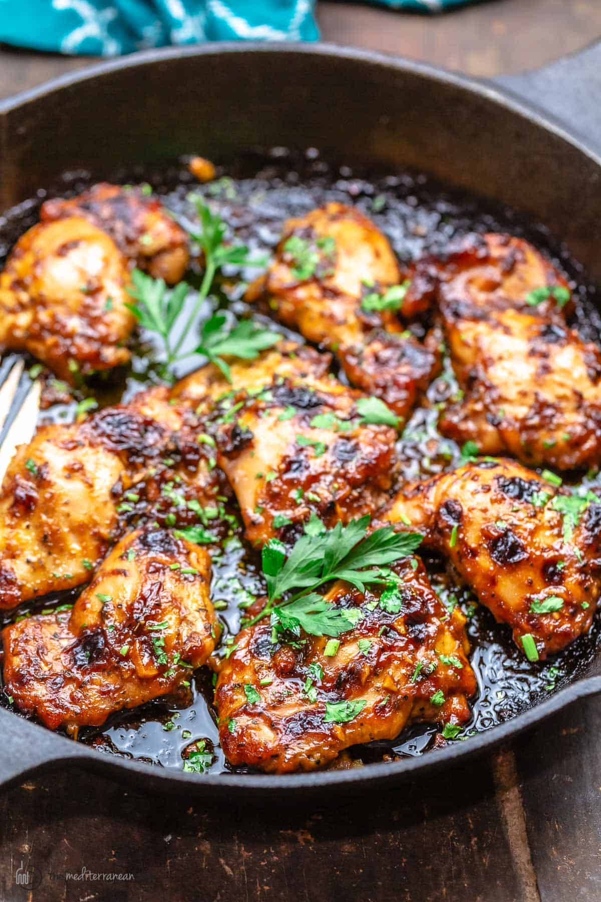 poulet balsamique garni de persil frais