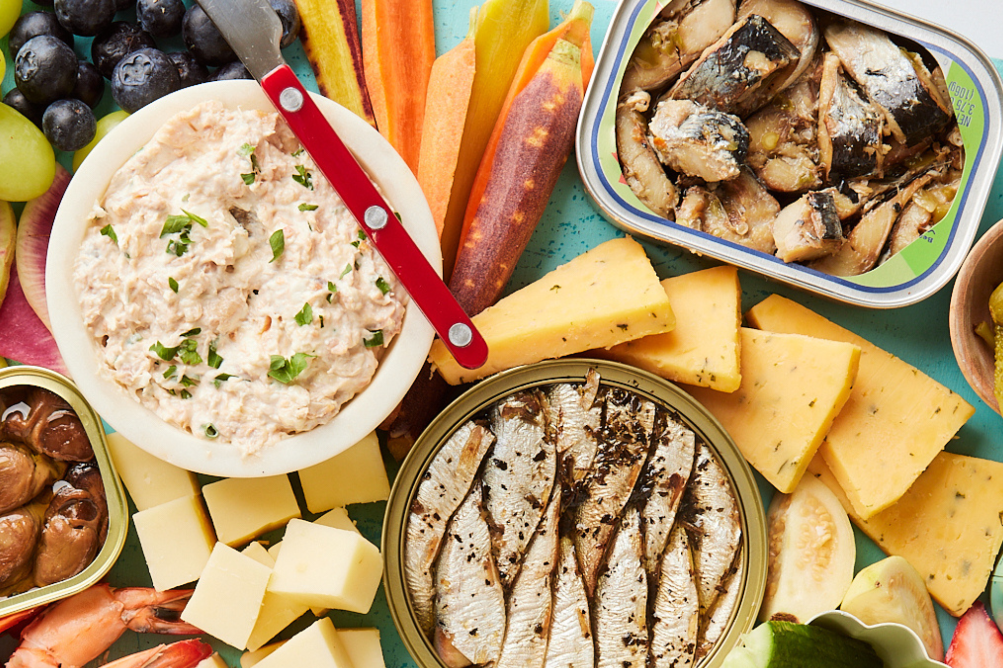 Tiny Tin avec de grands avantages: pourquoi vous avez besoin de plus de fruits de mer en conserve