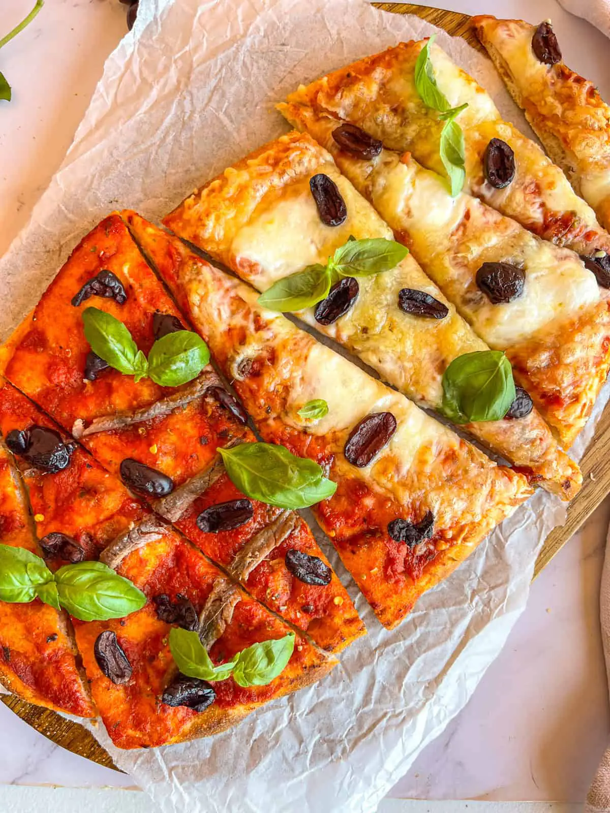 Pizza aux anchois à la marseillaise