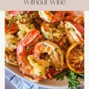 Scampi de crevettes sur une assiette.