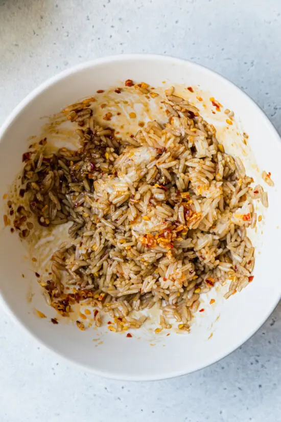 Riz mélangé au chili crisp et à la sauce soja