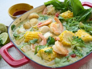 Recette de bouillie de fruits de mer au curry vert