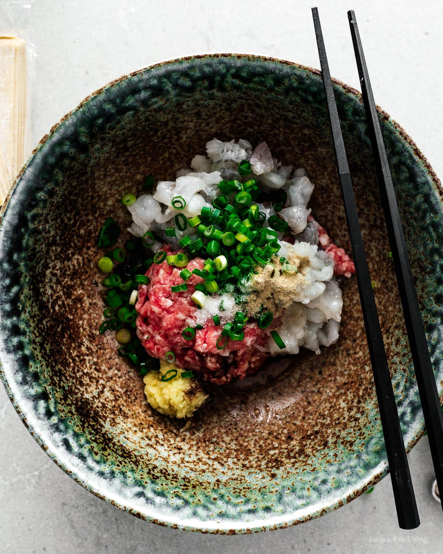 Recette de wontons à l'huile de chili épicée | www.iamafoodblog.com