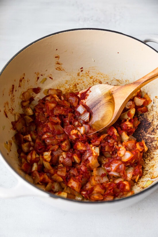 Ajouter le concentré de tomate