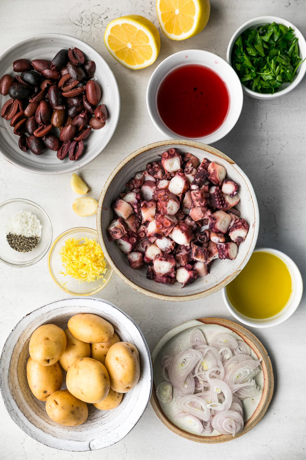 Poulpe, pommes de terre et olives