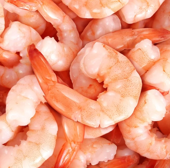 Gros plan de crevettes cuites à la vapeur