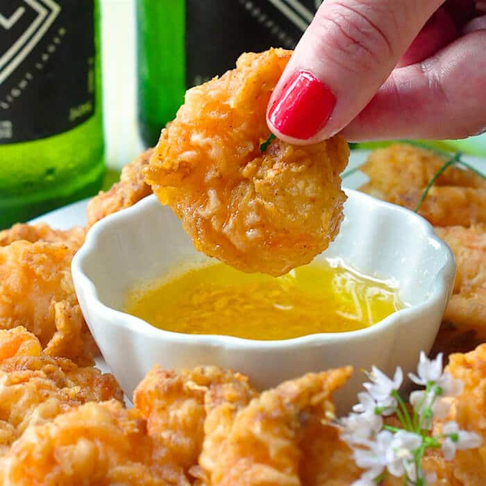 Crevettes frites du sud avec beurre à l'ail fermer l'image