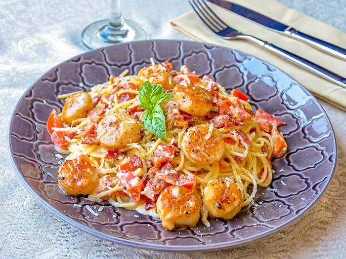 Assiette de spaghettis aux Saint-Jacques