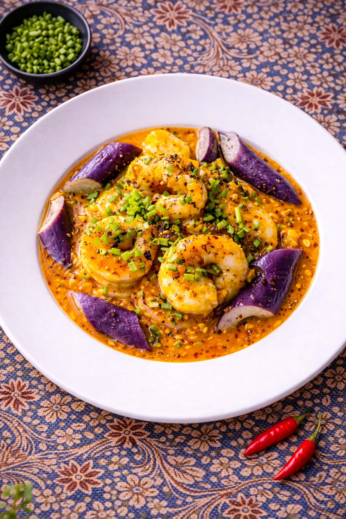 Curry d'aubergines aux crevettes sucré et épicé