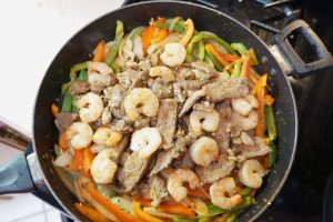 Fajitas au steak et aux crevettes - Cornfed Creations