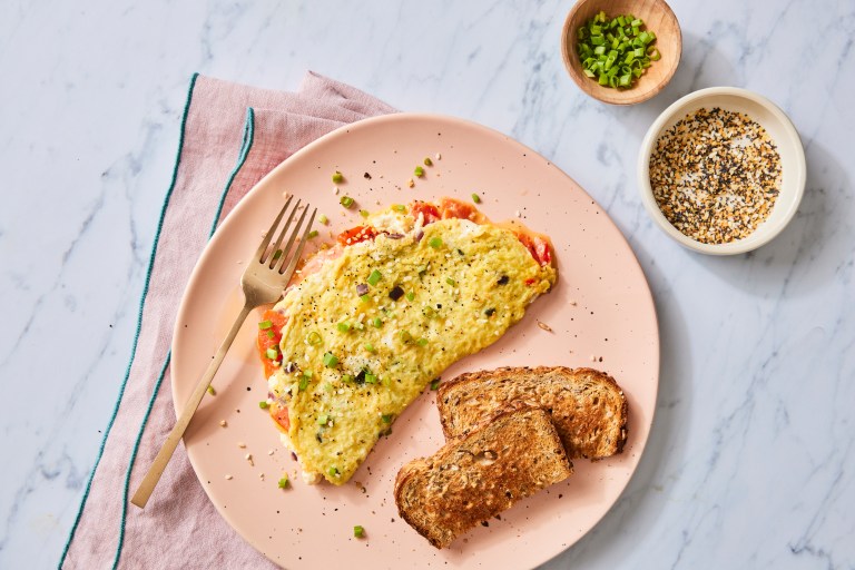 Omelette au saumon fumé