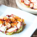 Le Pulpo a la Gallega, poulpe à la galicienne, est l'un de mes plats de fruits de mer préférés. Simple mais savoureux, c'est un plat facile à préparer, mais qui impressionnera à coup sûr.