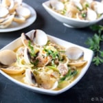 2 bols de linguini paléo avec sauce aux palourdes