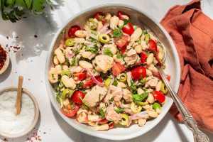 Salade de haricots blancs au thon (recette méditerranéenne facile et sans mayonnaise)