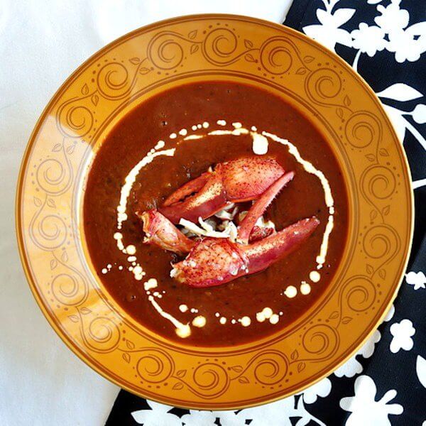 Bisque de homard aux tomates rôties et au fenouil