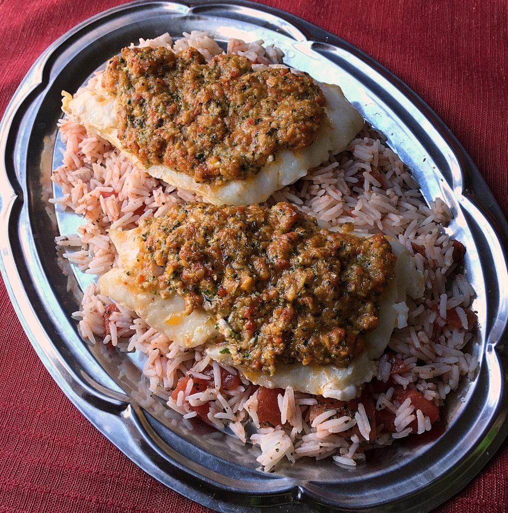Morue au pesto de poivrons rouges et de brocoli