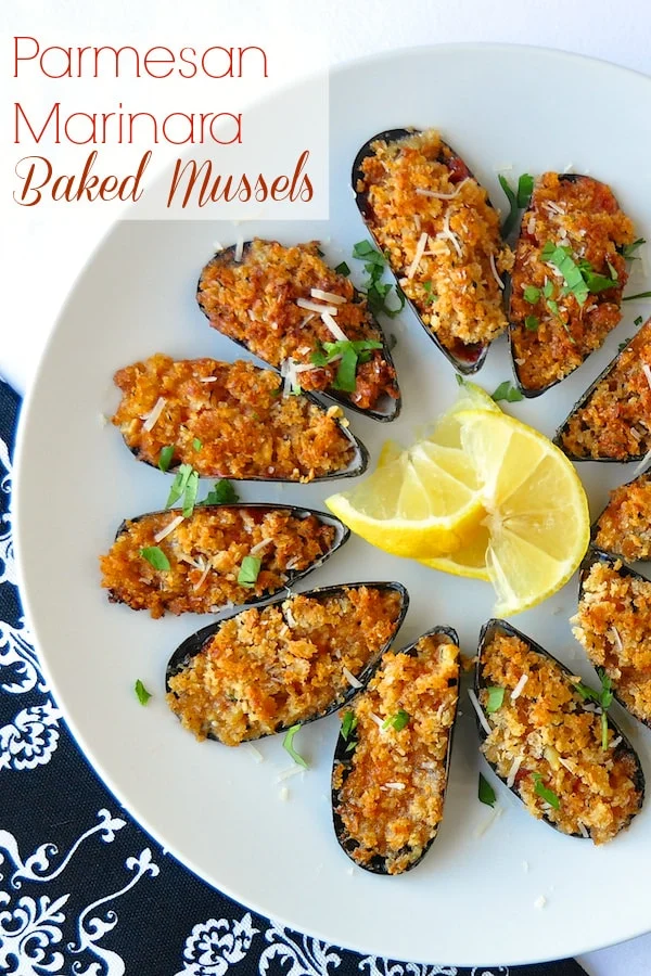 Moules au four au parmesan et à la marinara