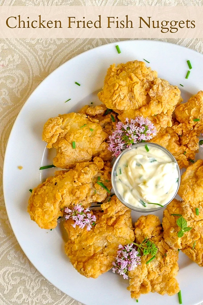 Image de nuggets de poisson frit au poulet avec texte de titre pour Pinterest