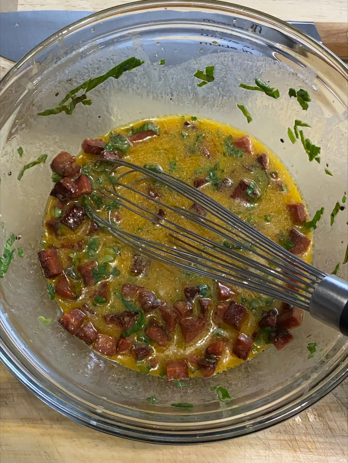 Le chorizo ajouté à la vinaigrette