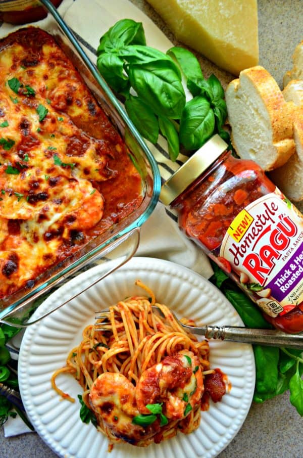 Pâtes aux crevettes au parmesan au four #SimmeredInTradition #Ragu #Ad