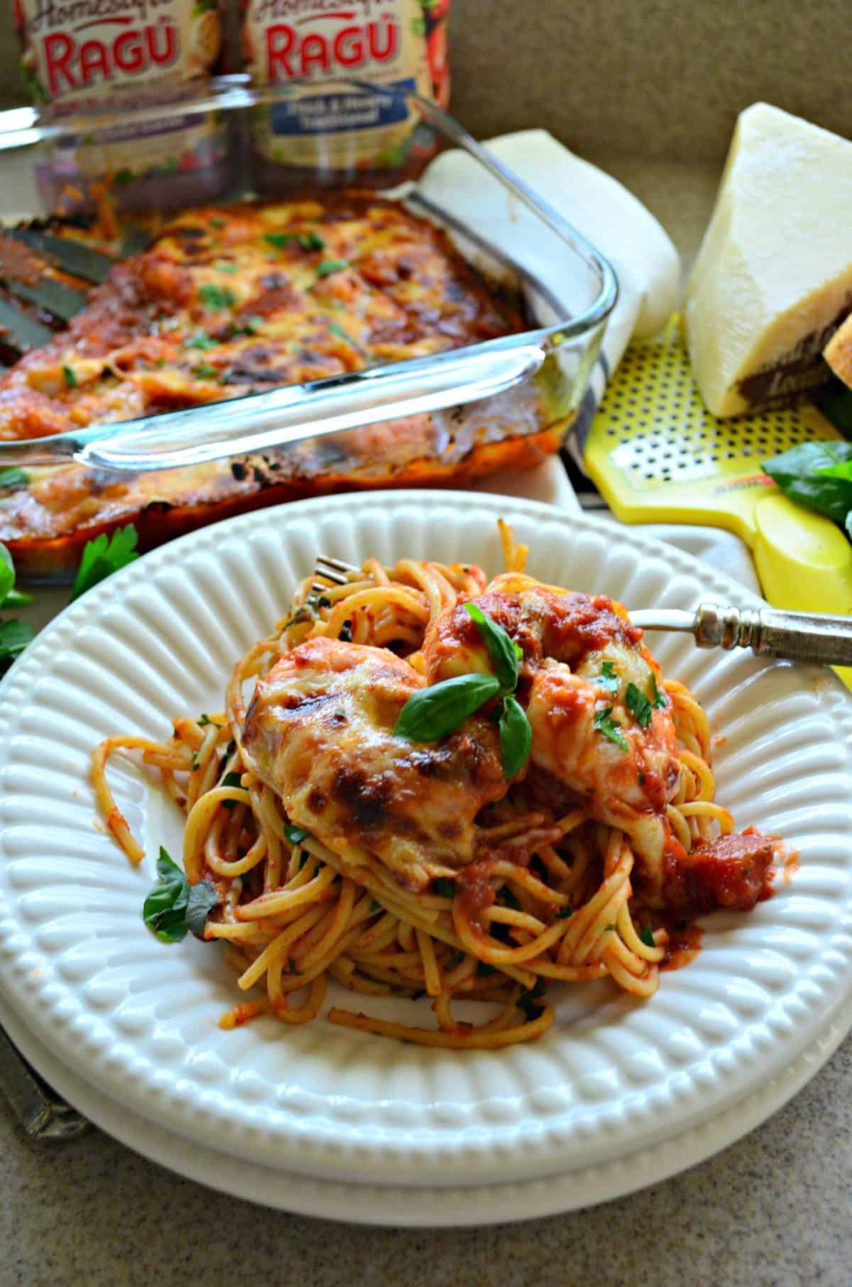 Pâtes aux crevettes au parmesan au four #SimmeredInTradition #Ragu #Ad