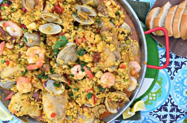 Paella Party aux Fruits de Mer et au Pain