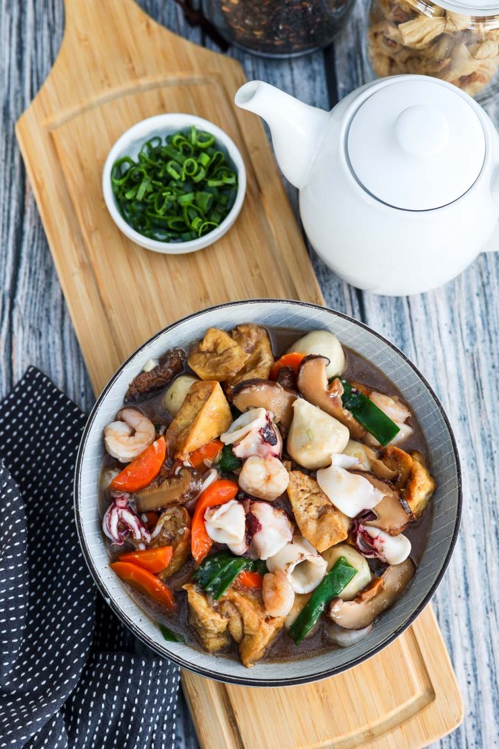 Mélange de fruits de mer et tofu