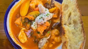 Cioppino léger (ragoût de fruits de mer de San Francisco)