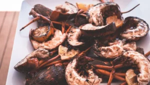 Queues de homard grillées, stelline au citron grillé