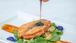 Saumon glacé au bourbon et au sirop d'érable